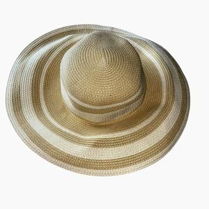 J. Crew large brim tan white summer straw hat beach pool